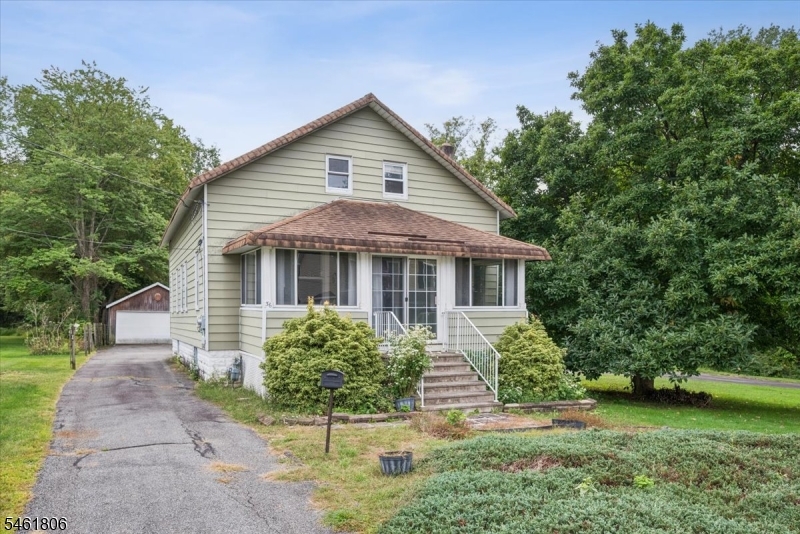36 Cooks Road Denville, NJ 07834 - Photo 3 of 34 Gallery Image 3
