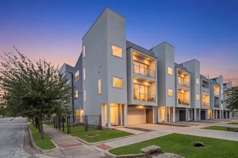 $430,000 | 3303 Baron Street, Houston, TX 77020