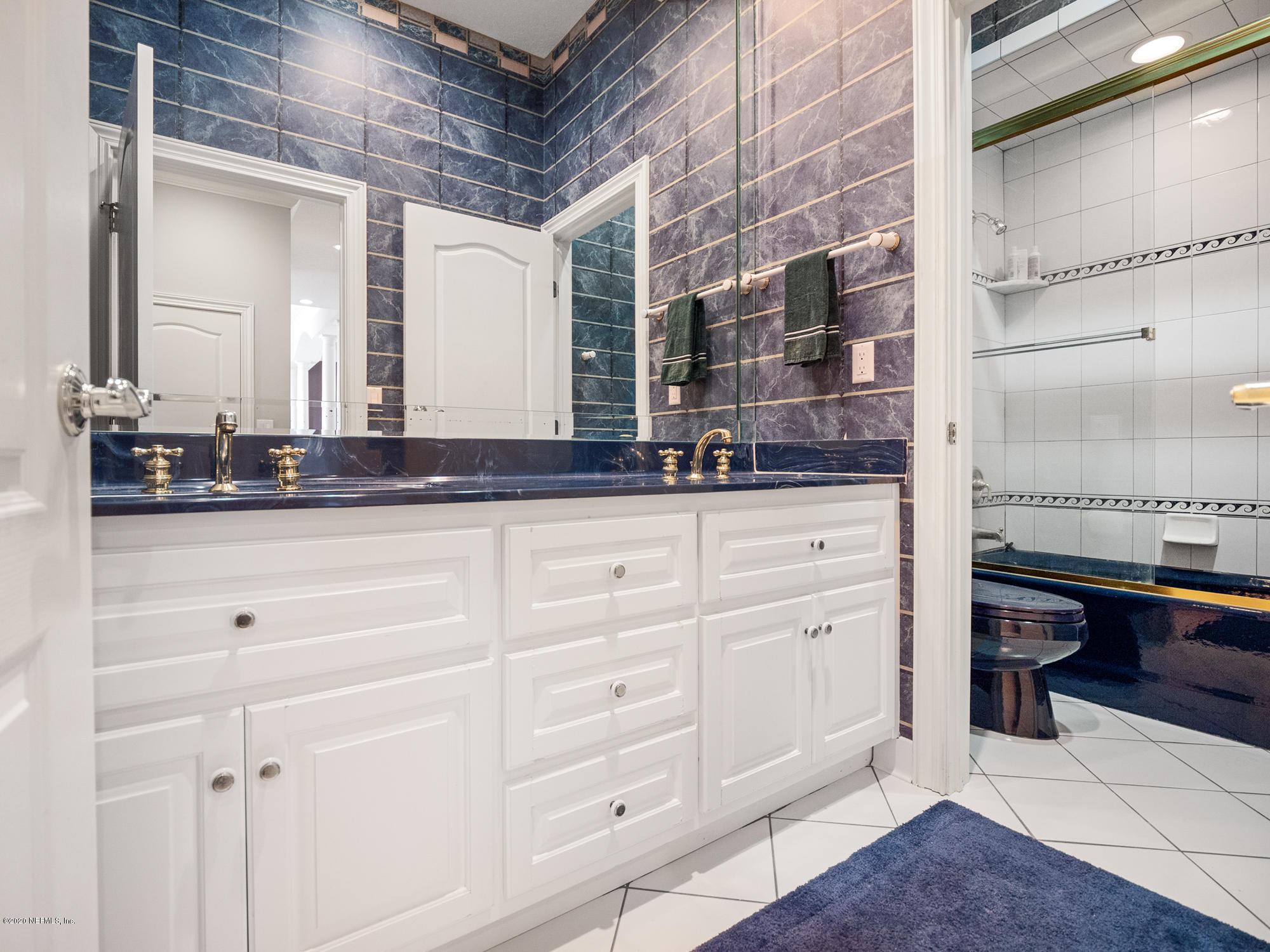8224 Woodgrove Road Jacksonville, FL 32256 - Photo 17 of 43 Full Bathroom-22