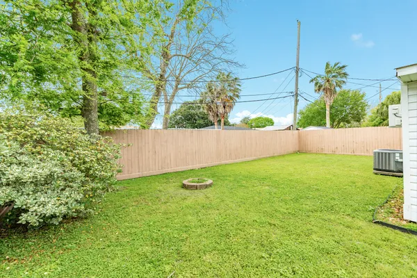 a view of back yard