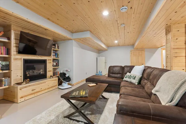 $639,900 | 11423 Fawn Lake Road, Breezy Point, MN 56472