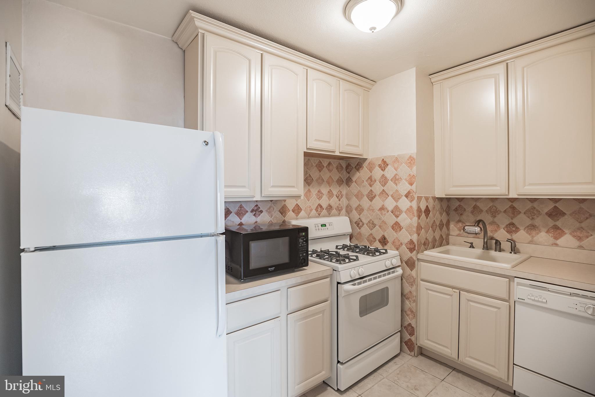 200 Locust Street, Unit 25H Philadelphia, PA 19106 - Photo 6 of 30