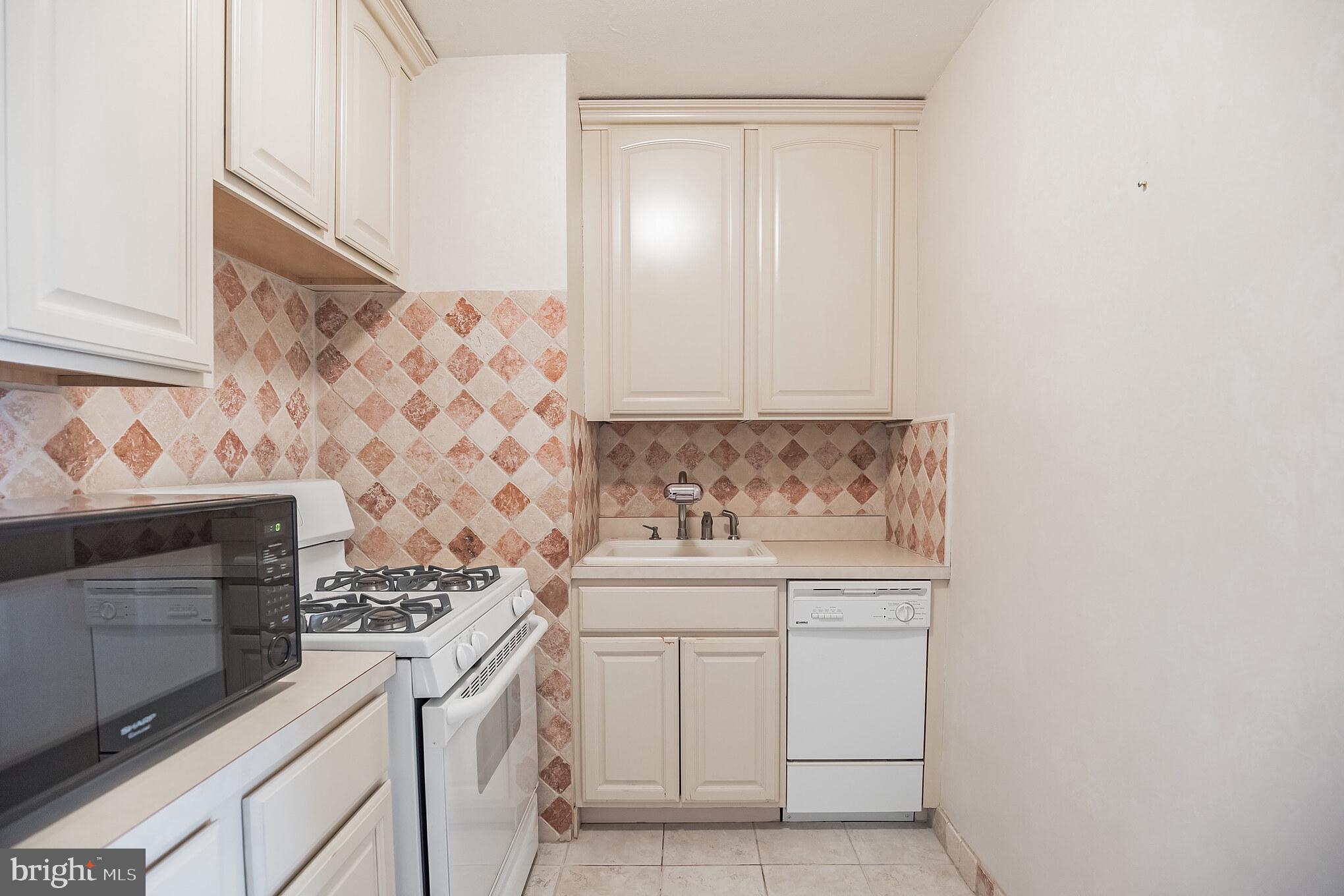 200 Locust Street, Unit 25H Philadelphia, PA 19106 - Photo 7 of 30