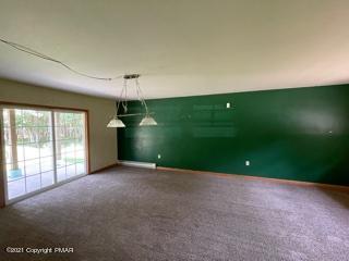 89 Nosirrah Road Albrightsville, PA 18210 - Photo 25 of 30 family room
