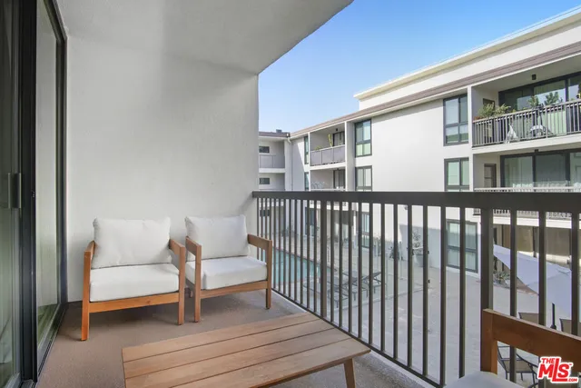 $3,475 | 911 North Kings Road, Unit 205, West Hollywood, CA 90069