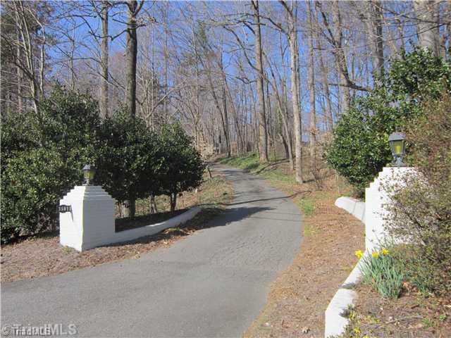 3501 Reynolda Road Winston-Salem, NC 27106 - Photo 2 of 16 Entry. Beautiful private driveway