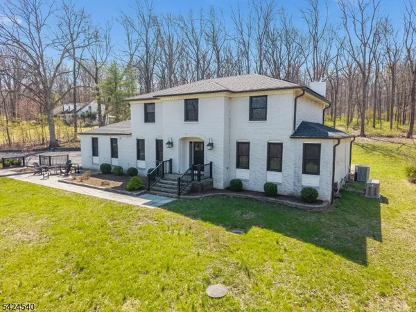 $889,000 | 64 Lindbergh Road, Ringoes, NJ 08551