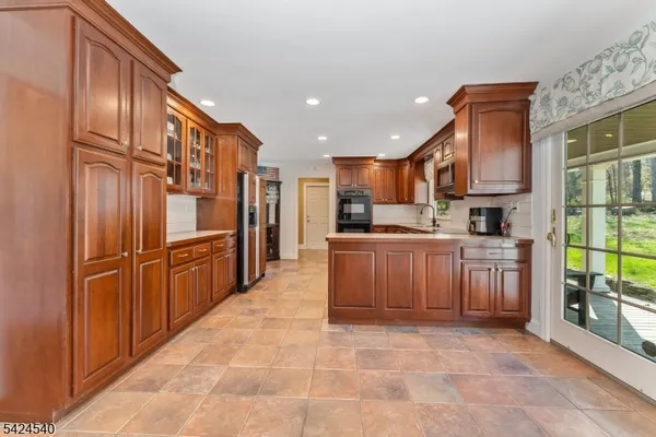 $889,000 | 64 Lindbergh Road, Ringoes, NJ 08551