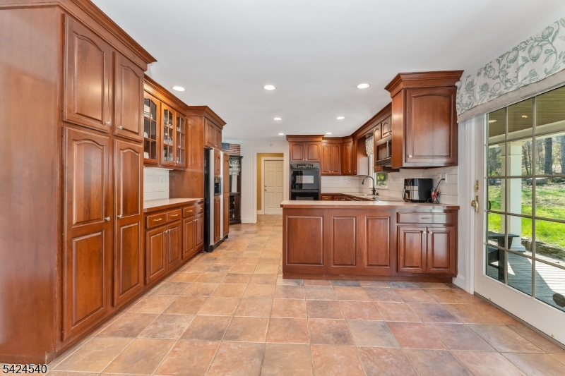 64 Lindbergh Road Ringoes, NJ 08551 - Photo 11 of 34