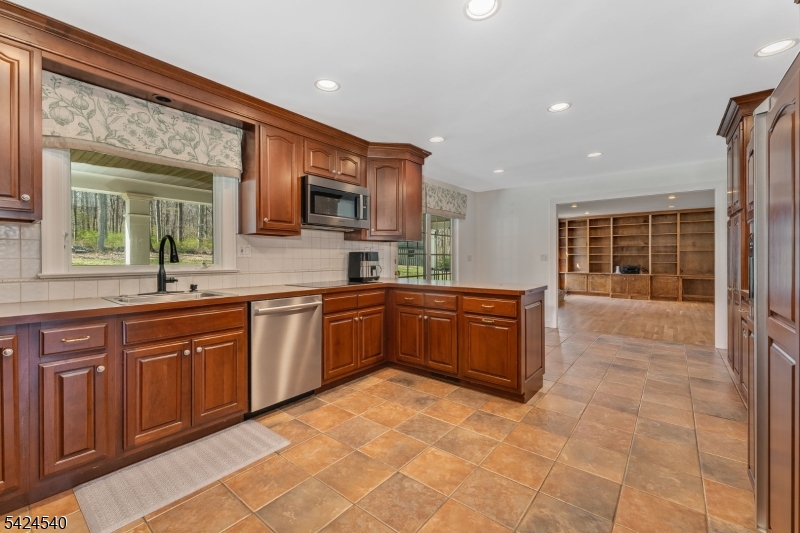 64 Lindbergh Road Ringoes, NJ 08551 - Photo 13 of 34