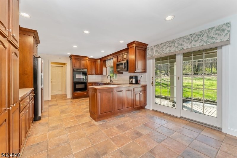 64 Lindbergh Road Ringoes, NJ 08551 - Photo 10 of 34