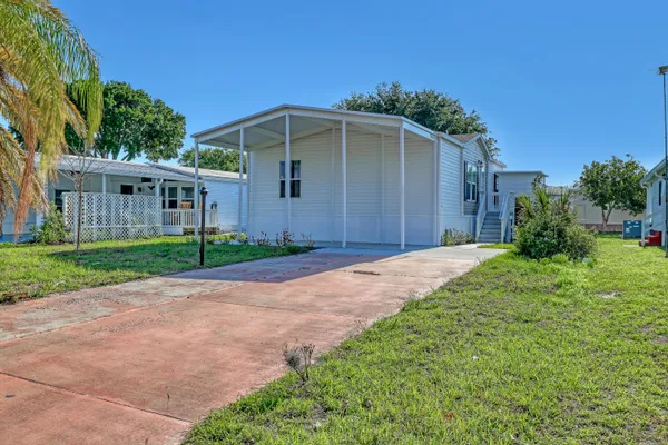 $275,000 | 1479 Barefoot Circle, Sebastian, FL 32976