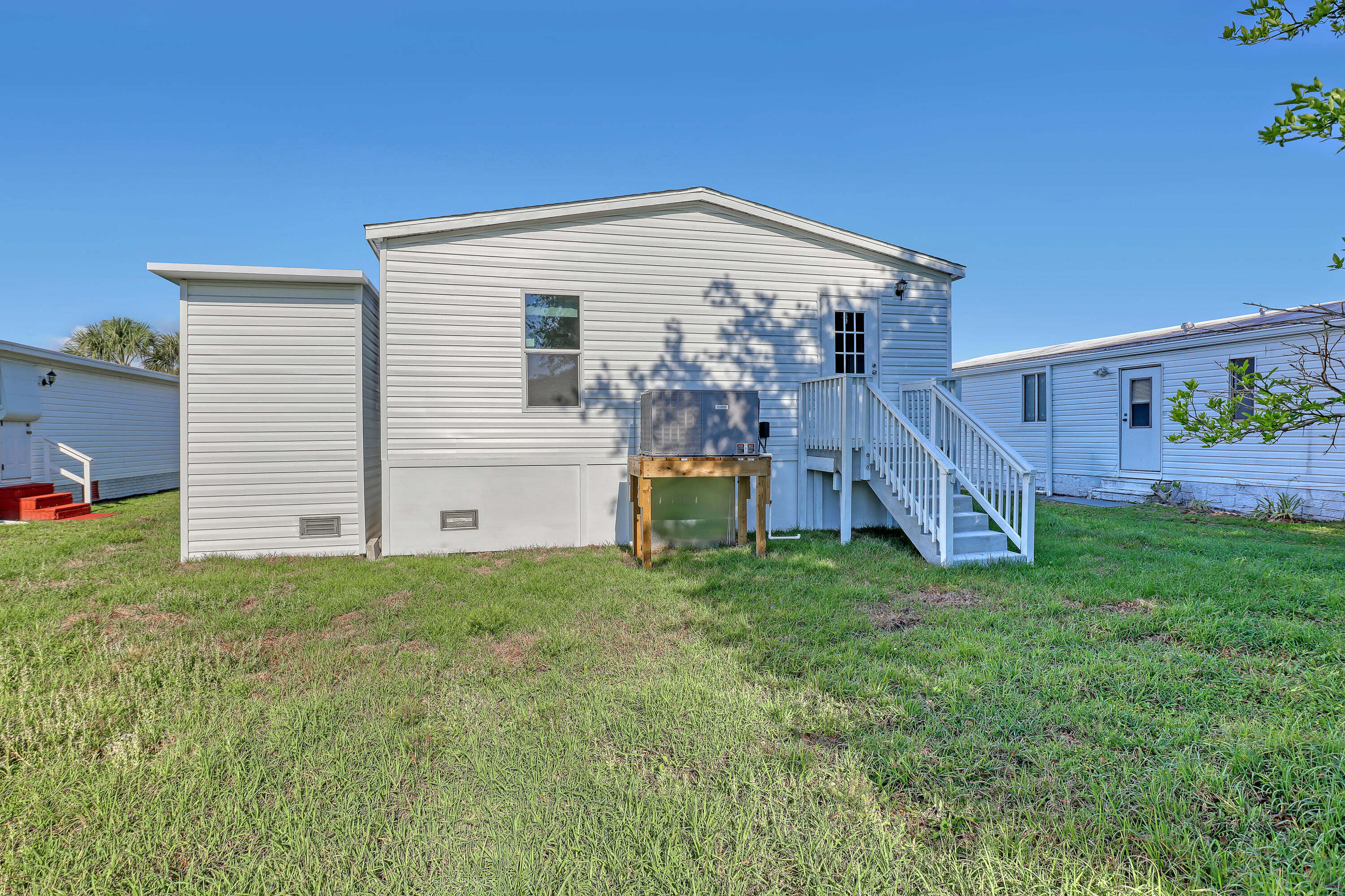 1479 Barefoot Circle Sebastian, FL 32976 - Photo 12 of 31 1479 Barefoot (26)