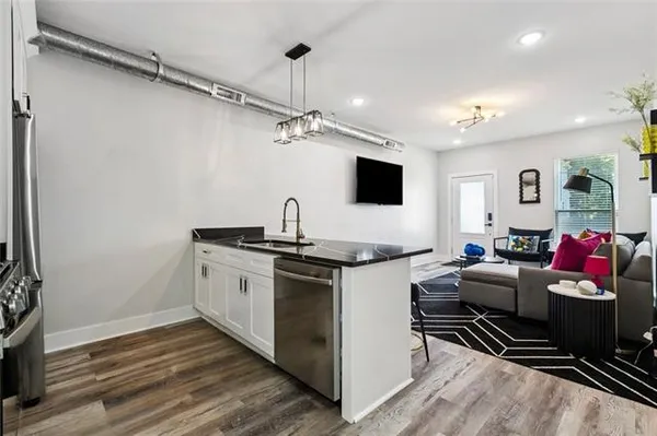$2,800 | 1921 North Robertson Street, New Orleans, LA 70116