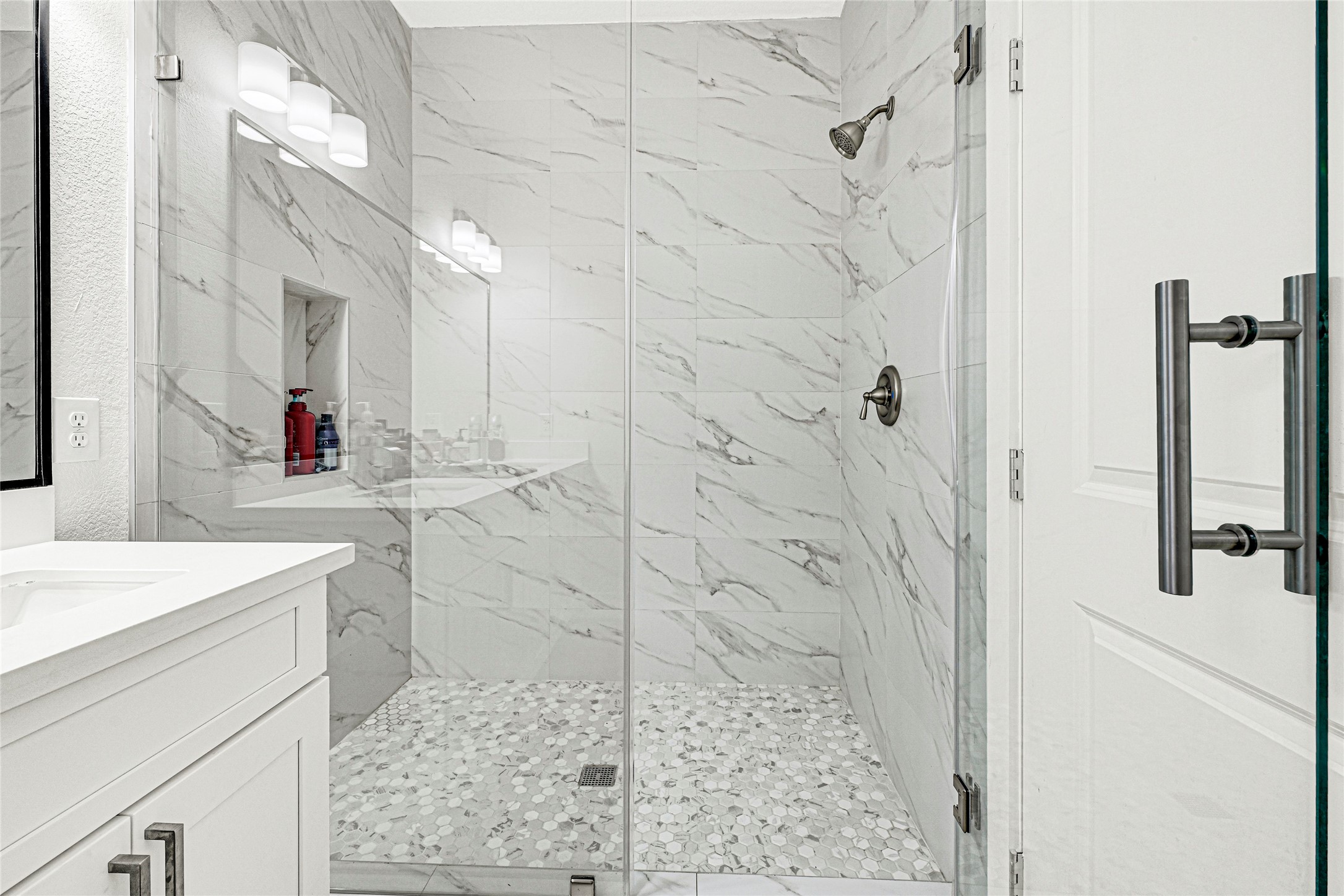 1107 Brooks Street Houston, TX 77009 - Photo 14 of 30 a bathroom with a sink and a mirror