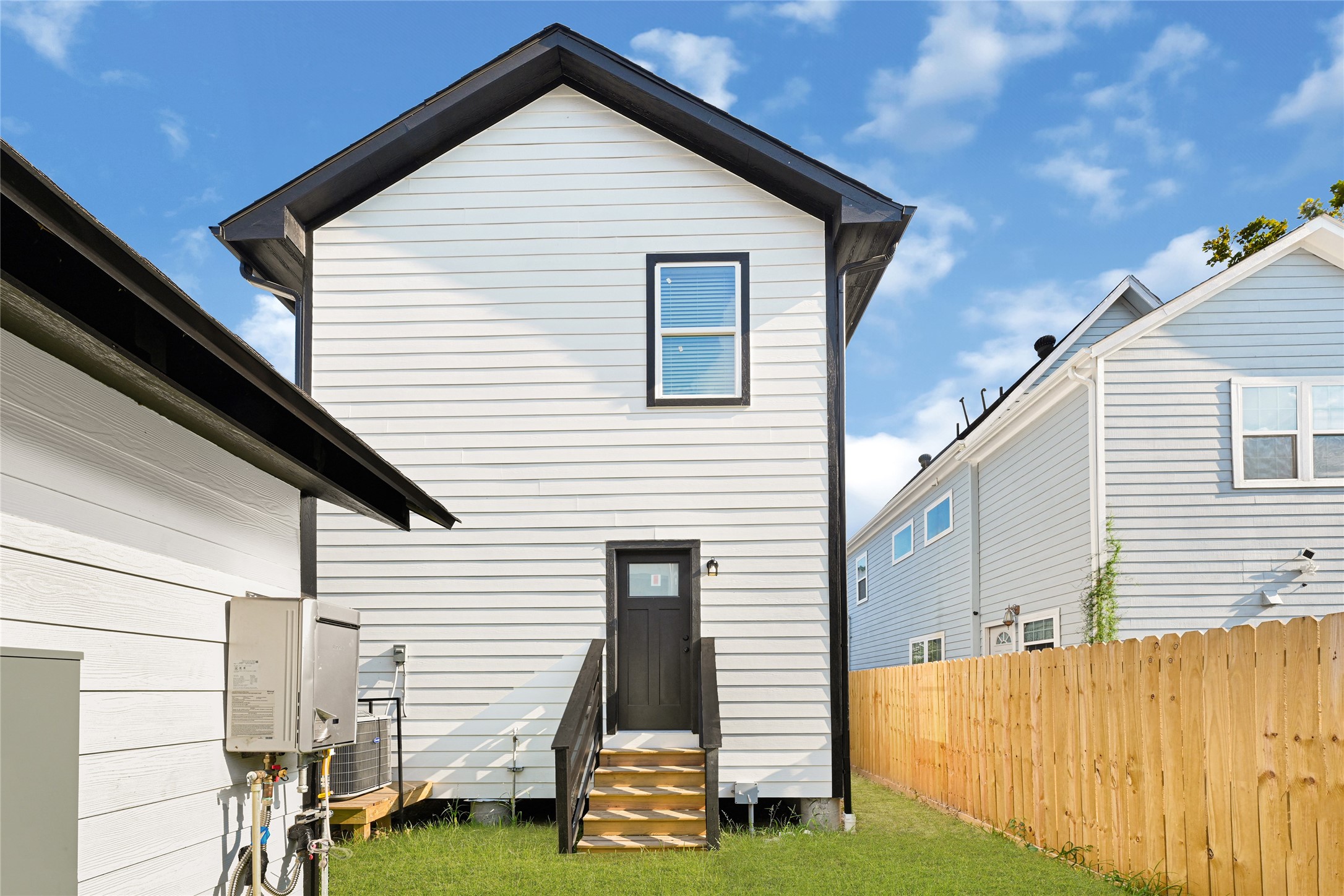 1107 Brooks Street Houston, TX 77009 - Photo 29 of 30 a view of a house with a yard