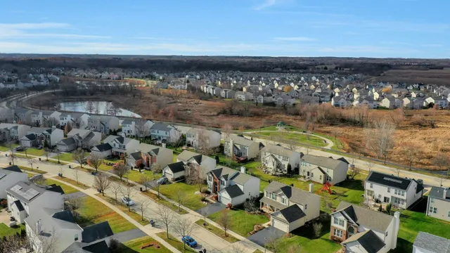 $537,500 | 3121 Drury Lane, Carpentersville, IL 60110