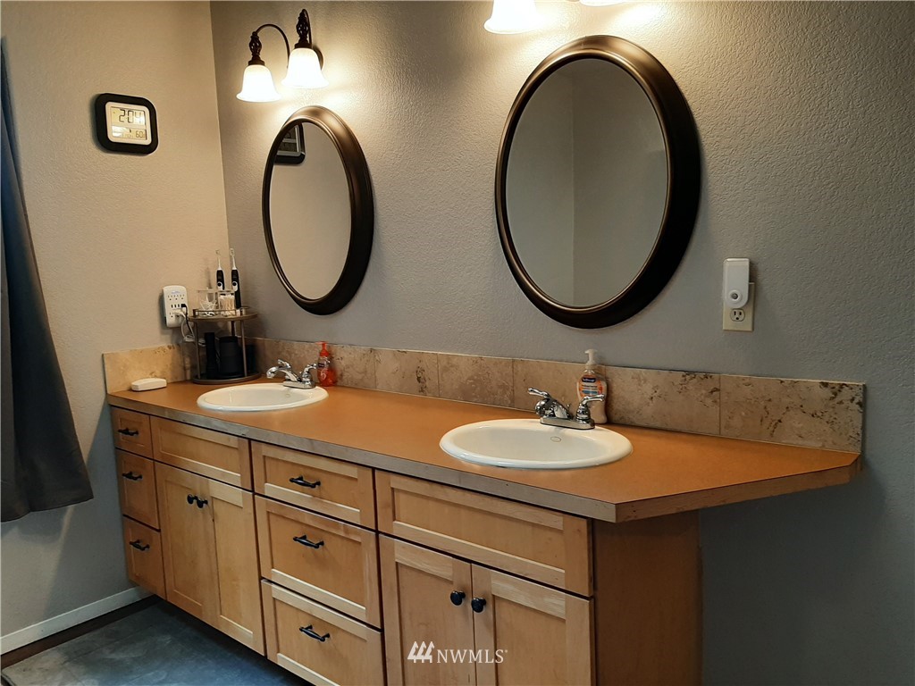 800 East Soderberg Road Allyn, WA 98524 - Photo 28 of 40 Gallery Image 28