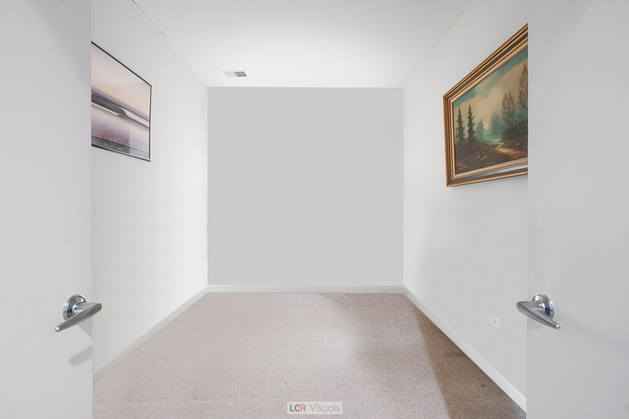 140 North Euclid Avenue, Unit 202 Oak Park, IL 60302 - Photo 9 of 15 a view of a hallway