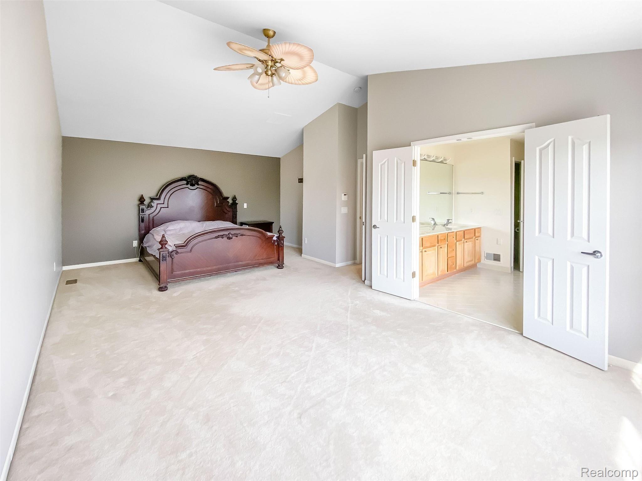632 Bliss Drive Rochester, MI 48307 - Photo 21 of 41 master bedroom 2-2.jpg