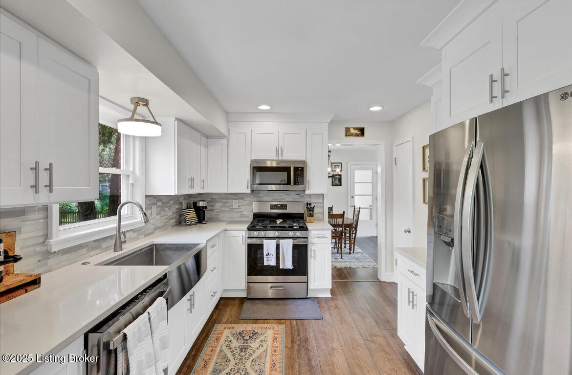 4523 Blenheim Road Louisville, KY 40207 - Photo 6 of 26 Beautiful updated kitchen