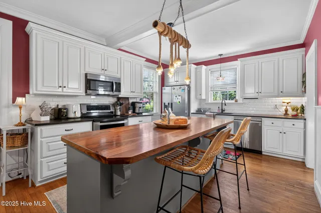 $274,000 | 1305 Kenan Street Northwest, Wilson, NC 27893