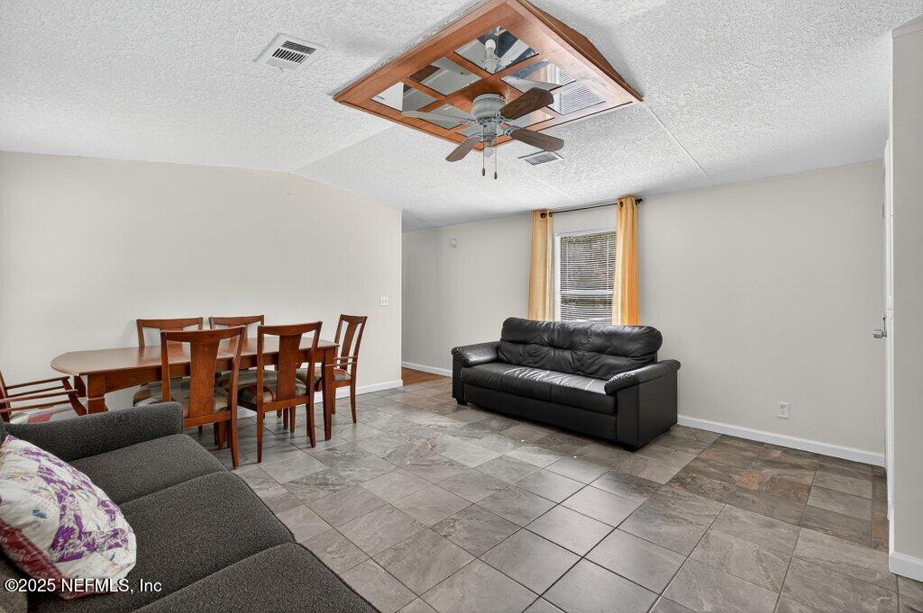 6204 Kent Avenue Keystone Heights, FL 32656 - Photo 1 of 50 022-6204KentAvenue-KeystoneHeights-FL-32