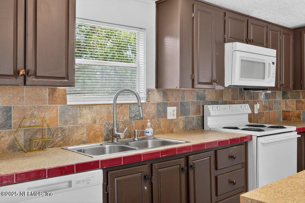 6204 Kent Avenue Keystone Heights, FL 32656 - Photo 5 of 50 032-6204KentAvenue-KeystoneHeights-FL-32