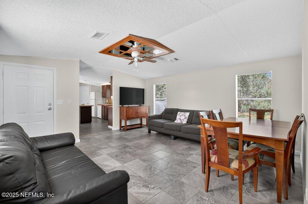 6204 Kent Avenue Keystone Heights, FL 32656 - Photo 6 of 50 013-6204KentAvenue-KeystoneHeights-FL-32