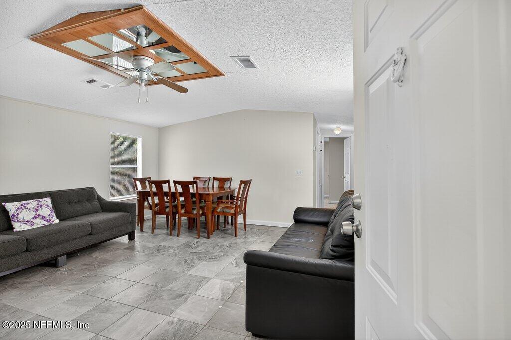 6204 Kent Avenue Keystone Heights, FL 32656 - Photo 7 of 50 012-6204KentAvenue-KeystoneHeights-FL-32