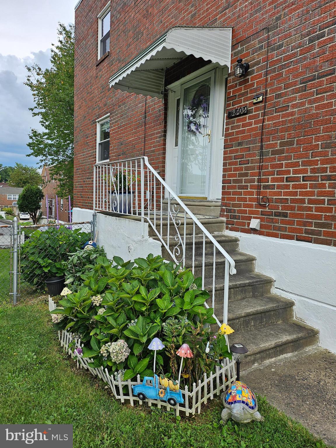 11803 Lockart Road Philadelphia, PA 19116 - Photo 3 of 47 Gallery Image 3