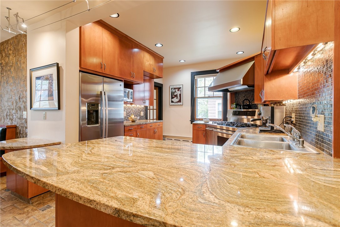 405 Westminster Road Rochester, NY 14607 - Photo 16 of 43