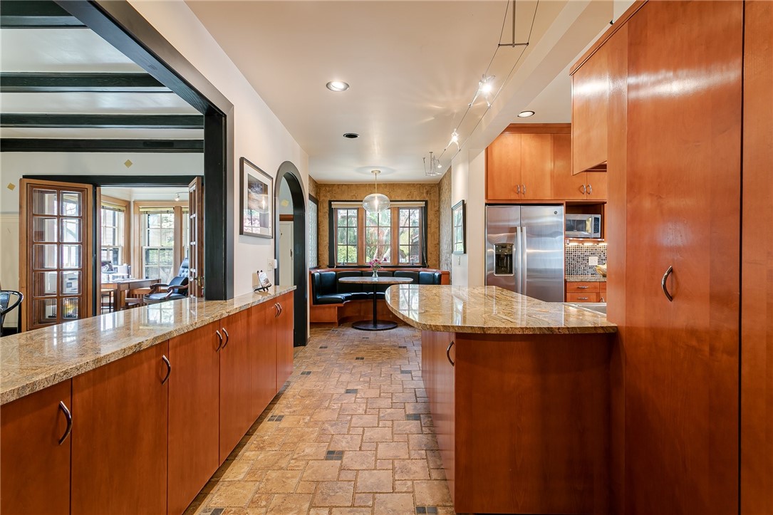 405 Westminster Road Rochester, NY 14607 - Photo 17 of 43