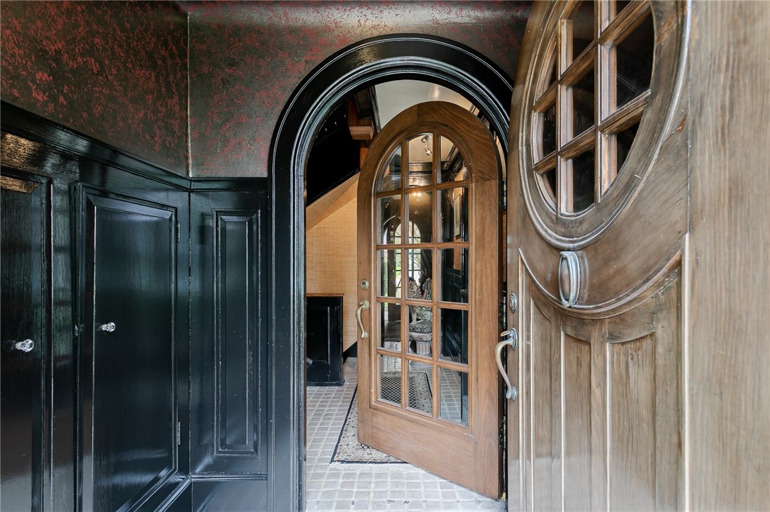 405 Westminster Road Rochester, NY 14607 - Photo 3 of 43