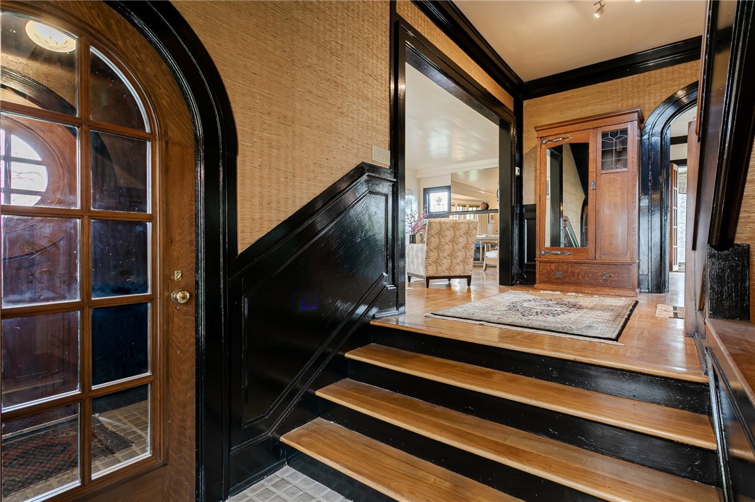 405 Westminster Road Rochester, NY 14607 - Photo 4 of 43