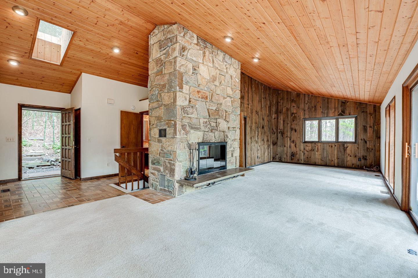 1328 Potomac School Road McLean, VA 22101 - Photo 3 of 31