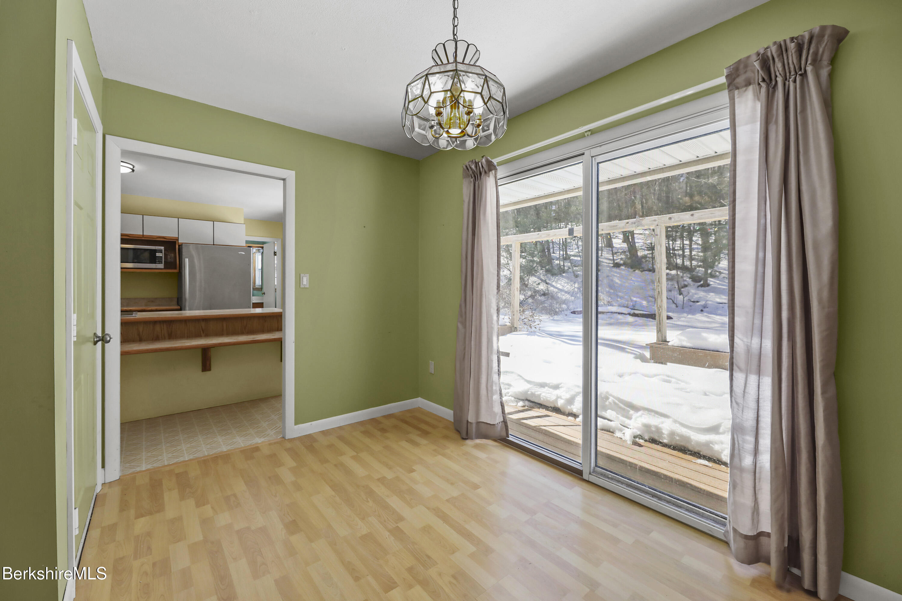 189 Partridge Road Pittsfield, MA 01201 - Photo 14 of 38 80 Dining Room