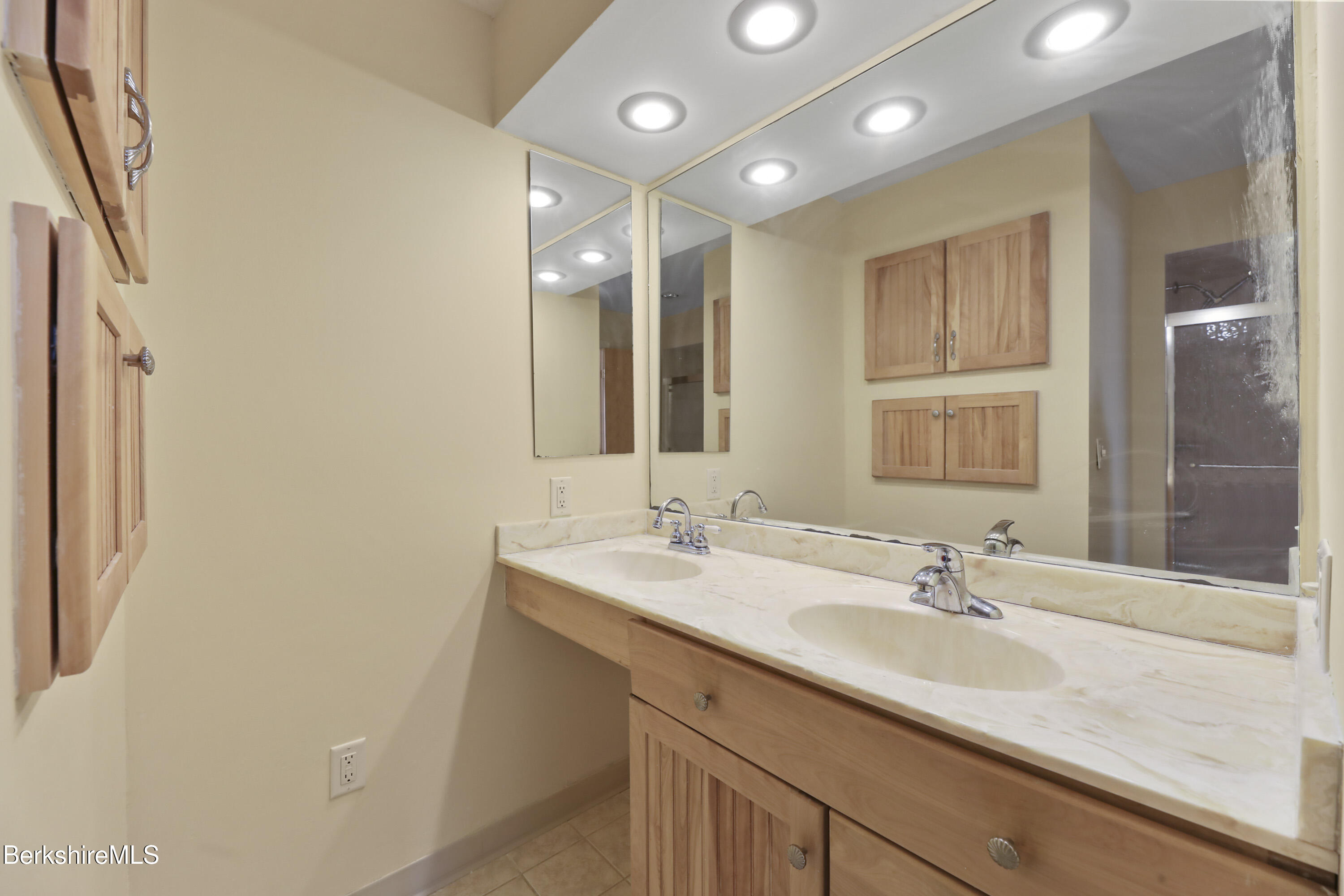 189 Partridge Road Pittsfield, MA 01201 - Photo 19 of 38 135 Bathroom