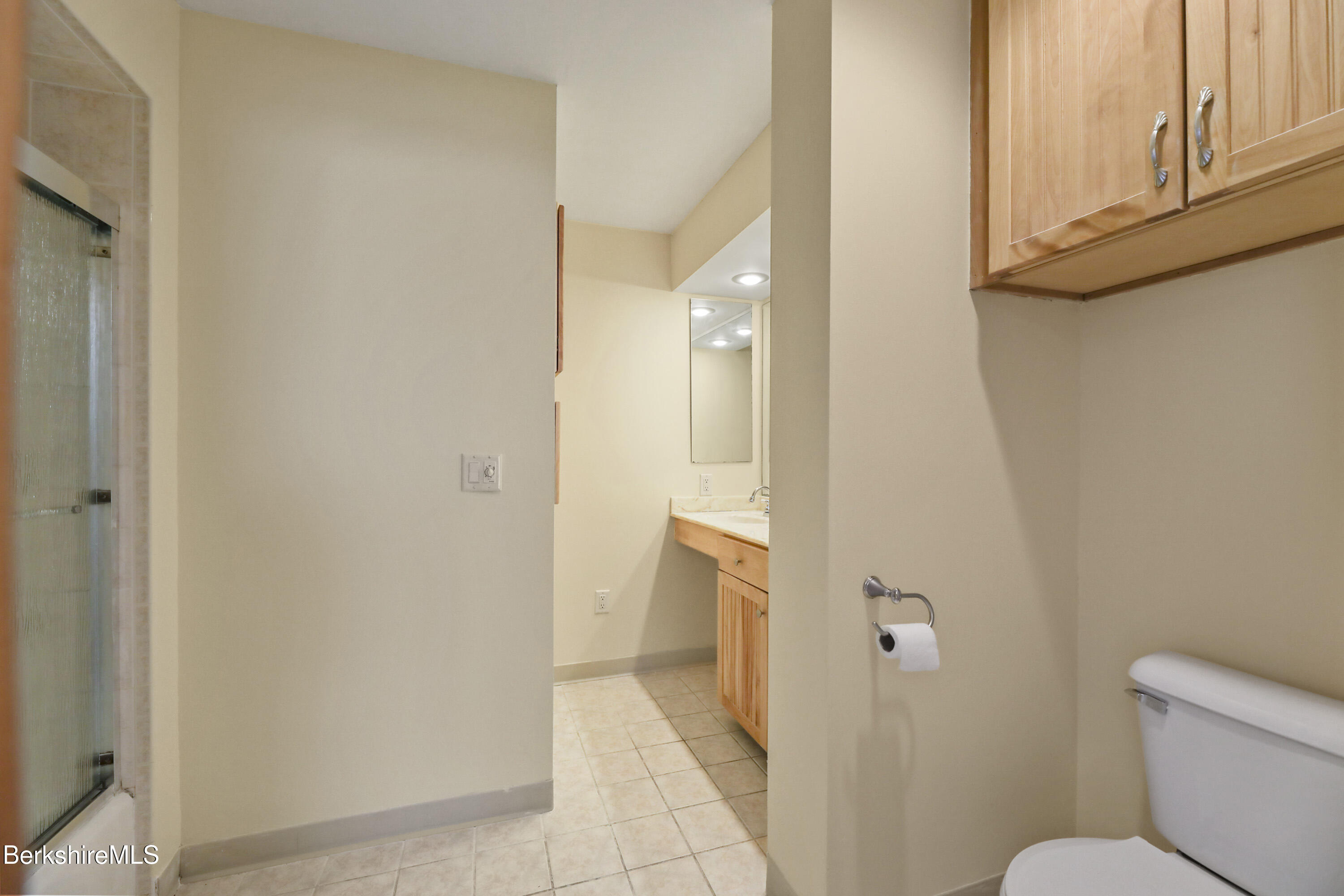 189 Partridge Road Pittsfield, MA 01201 - Photo 20 of 38 130 Bathroom