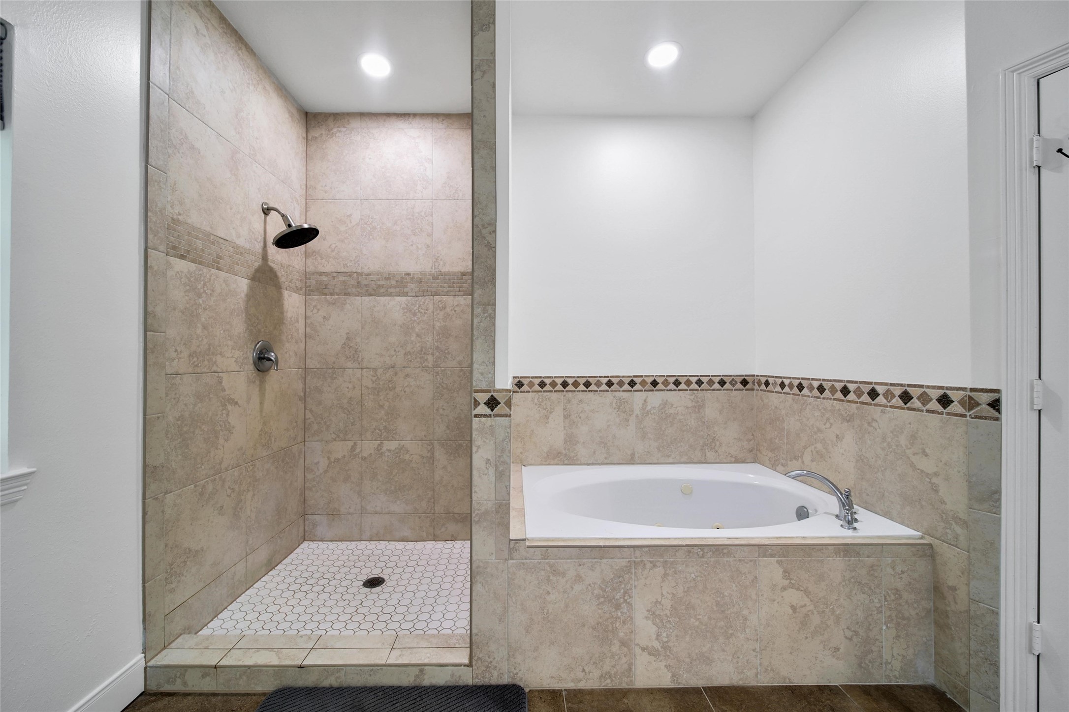 29919 Tudor Way Magnolia, TX 77355 - Photo 23 of 50 Primary bath, soaking tub and separate walk in shower.