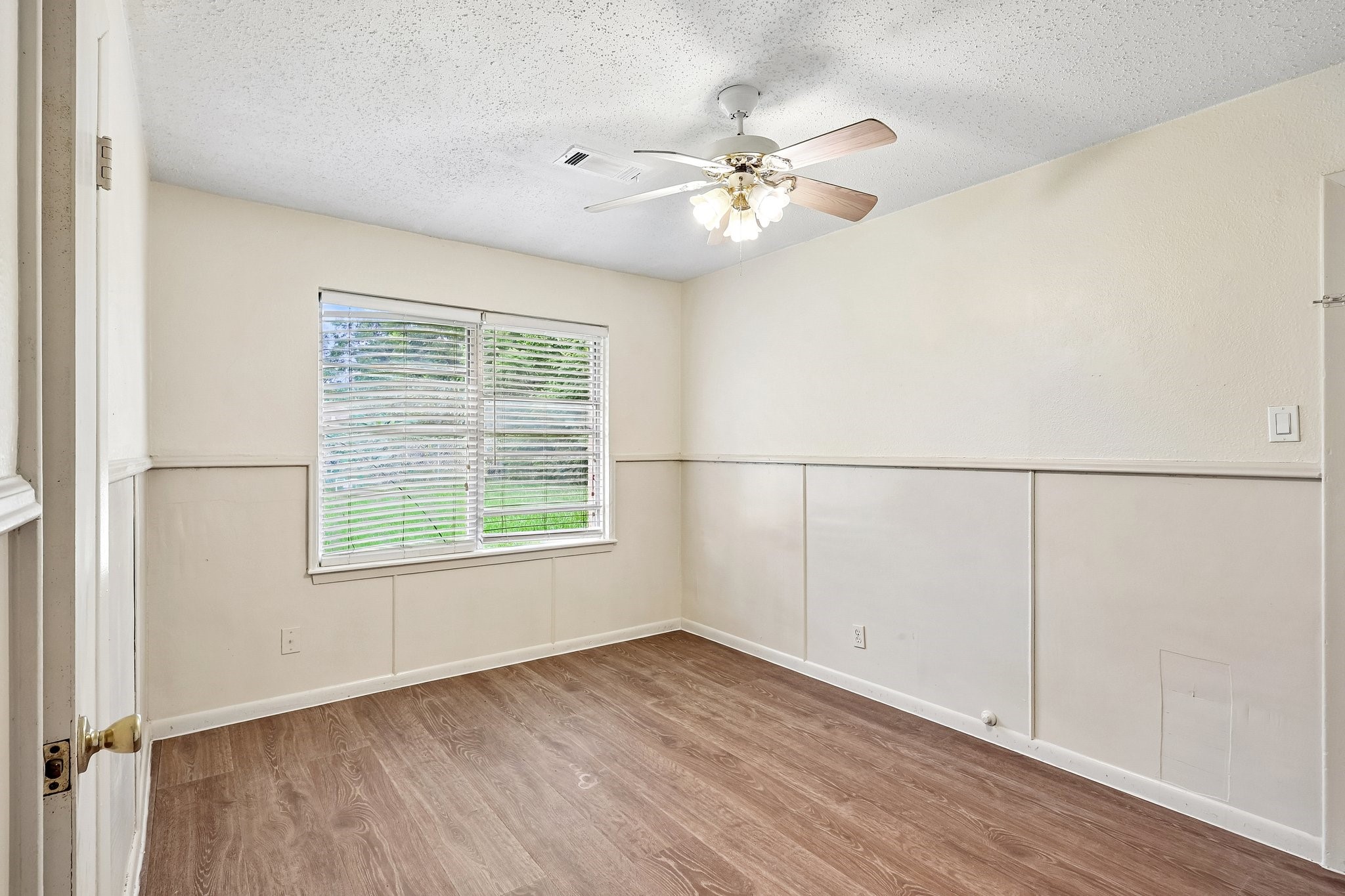 6401 Rowan Lane Houston, TX 77074 - Photo 10 of 21