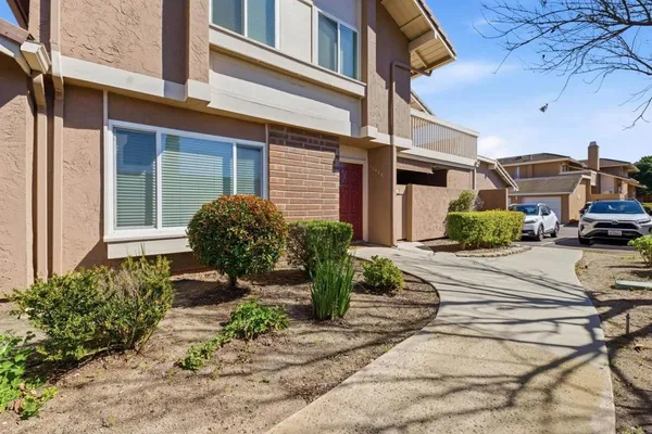 $4,100 | 17428 Ashburton Road, San Diego, CA 92128