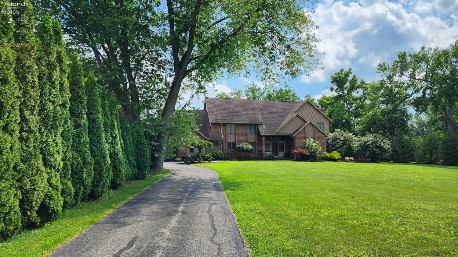 2208 Hull Road Sandusky, OH 44870 - Photo 6 of 85 Gallery Image 6