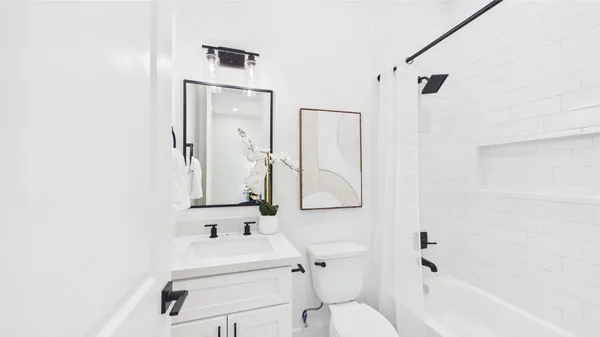 $2,600 | 2419 Harrington Street, Houston, TX 77026
