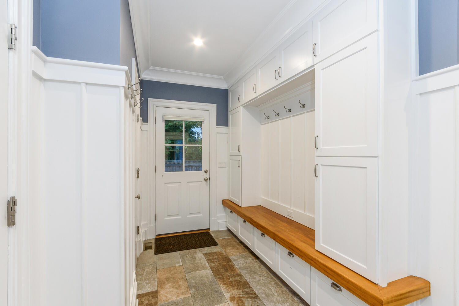 178 Middlesex Road Darien, CT 06820 - Photo 18 of 44 a view of bathroom