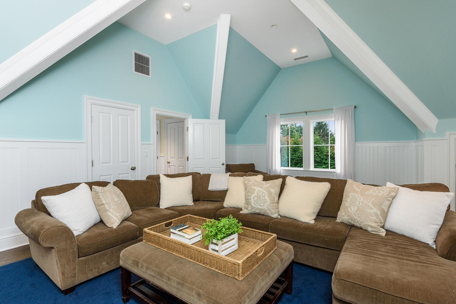 178 Middlesex Road Darien, CT 06820 - Photo 29 of 44 a living room with furniture and a large window