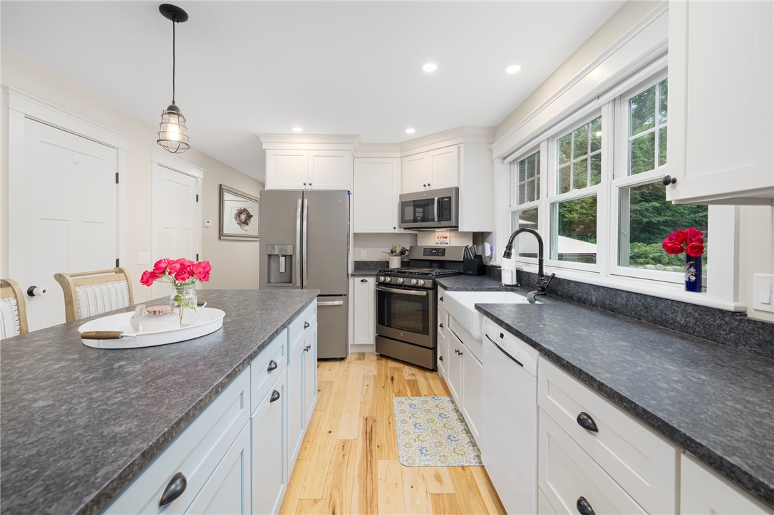 43 Shannock Hill Road Richmond, RI 02812 - Photo 10 of 36 Gallery Image 10