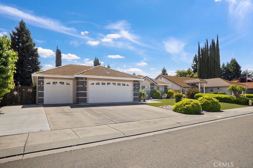 2182 Spanish Bay Court Merced, CA 95340 - Photo 2 of 34