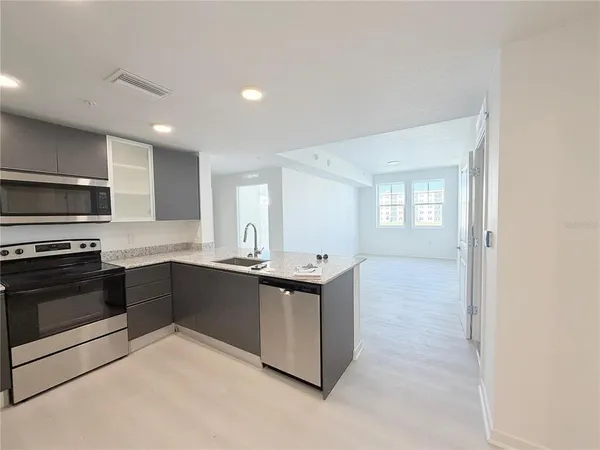 $2,000 | 5587 Millennia Park Drive, Unit 221, Orlando, FL 32809