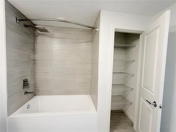 $2,000 | 5587 Millennia Park Drive, Unit 221, Orlando, FL 32809